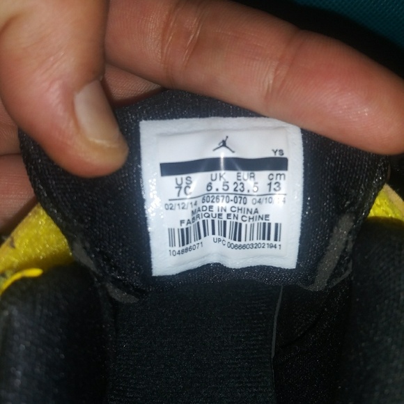 Shoes - Picture 4 of 5